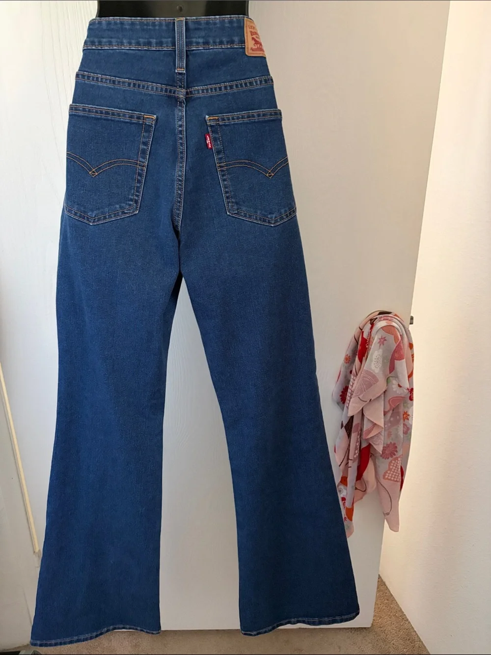Levi’s Flare Jeans - Picture 5 of 9